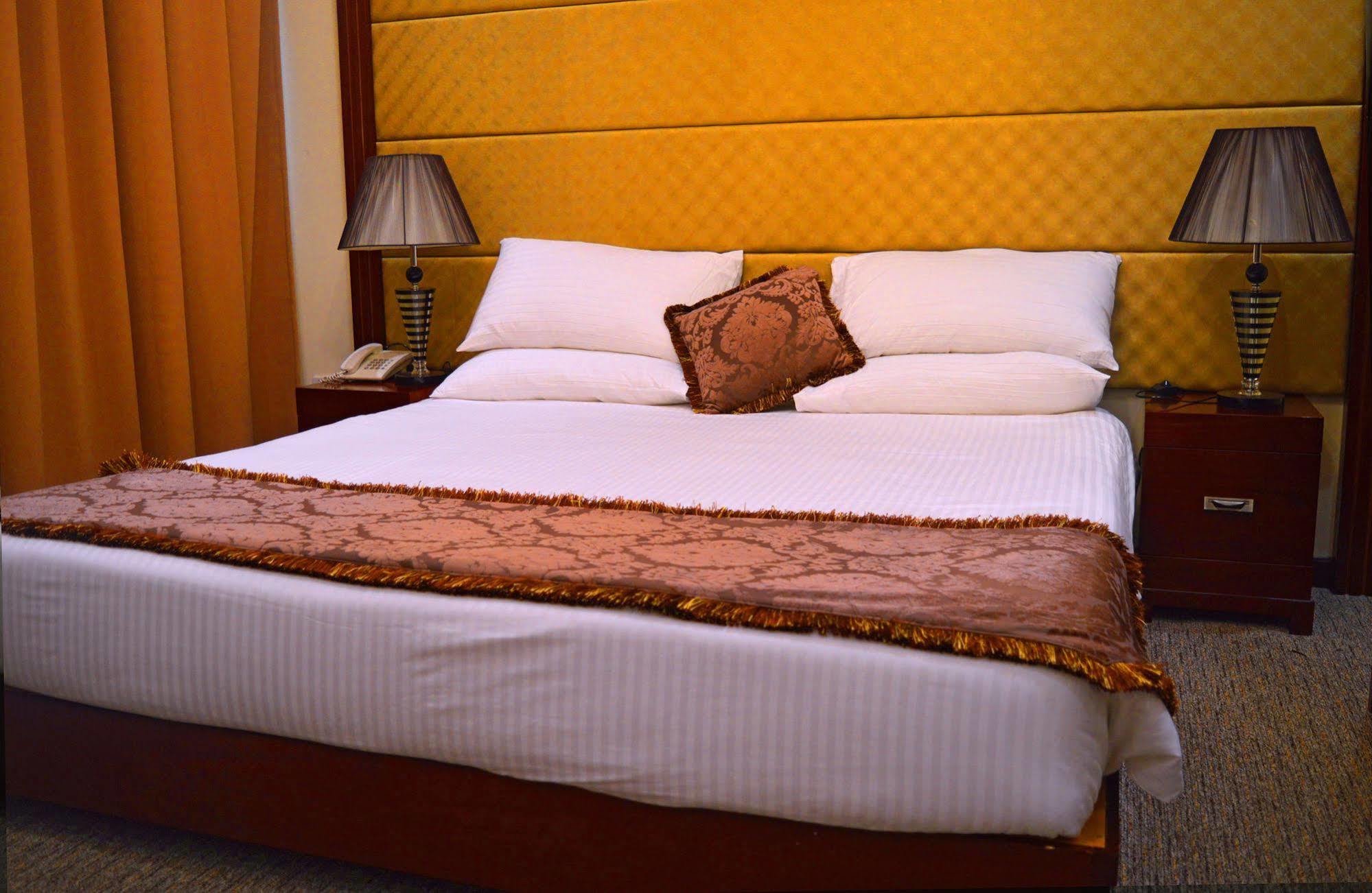 Aparthotel Milestone 3*